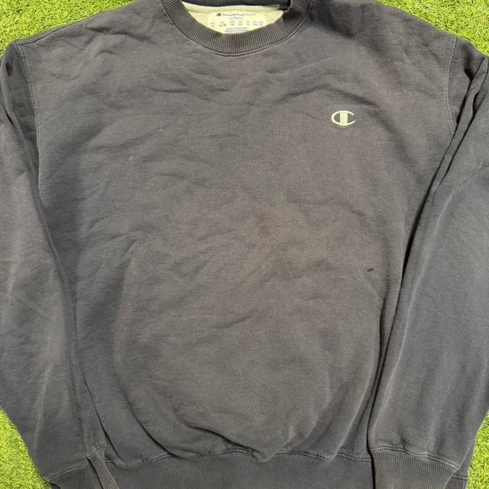 Champion grey crewneck sweatshirt Size XL #sweatshirt #champion